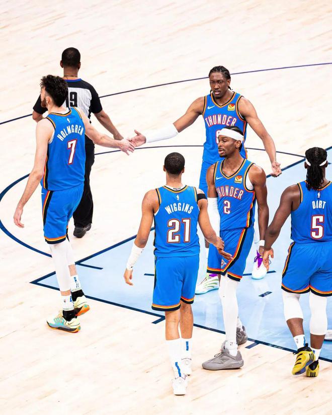 骑士124-87热火：系列赛3-0领先，杰罗姆闪耀成奇兵