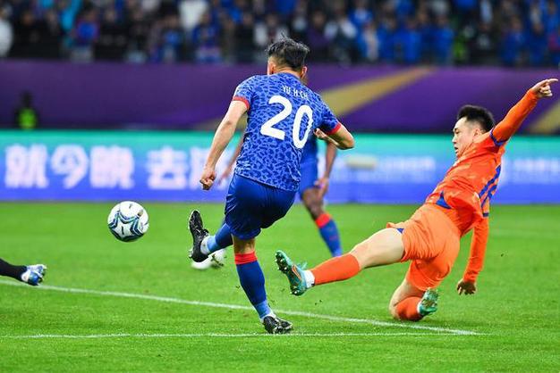 0-1负申花泰山队两连败，争冠大门刚开不久却基本关上