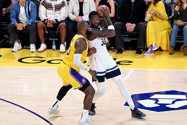 NBA 季后赛今日激战 4 场，西部多组对决形势及比分详情