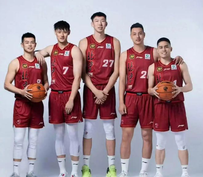 4月27日CBA季后赛半决赛山西男篮与北京首钢G1精彩对决回顾