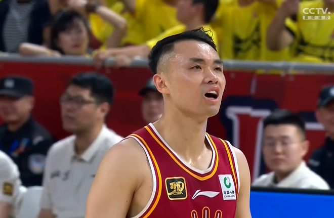 CBA 季后赛半决赛 G1：北京男篮客场 102-94 击败山西男篮