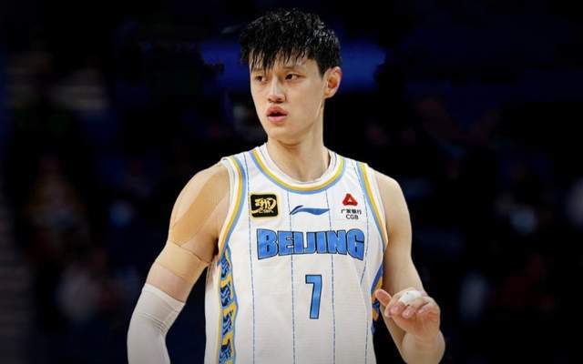 CBA 季后赛半决赛：北京险胜山西，周琦火线复出惊艳全场