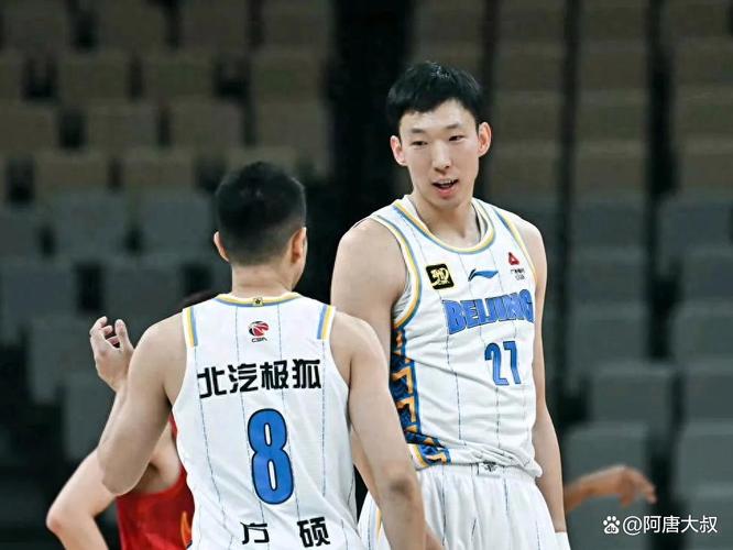 山西队主场表现尚可，与北京首钢队激战，第三节局势多变