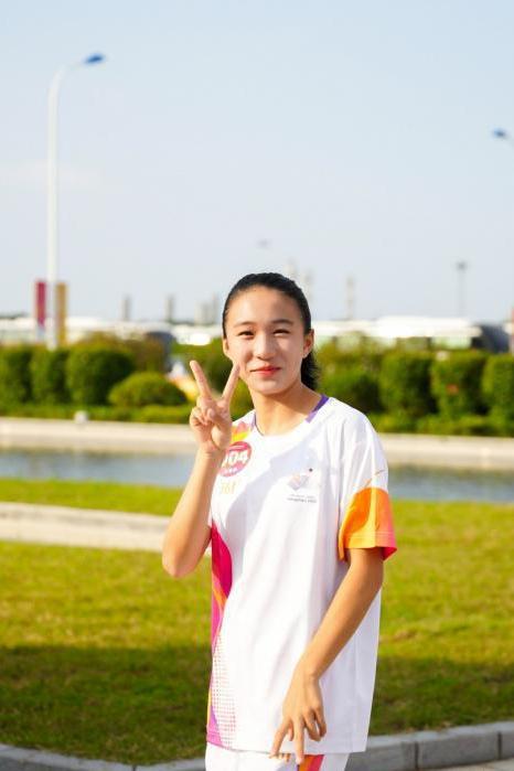 体育界大事件！足球巴萨三杀皇马夺冠，田径陈妤颉破亚洲少年纪录