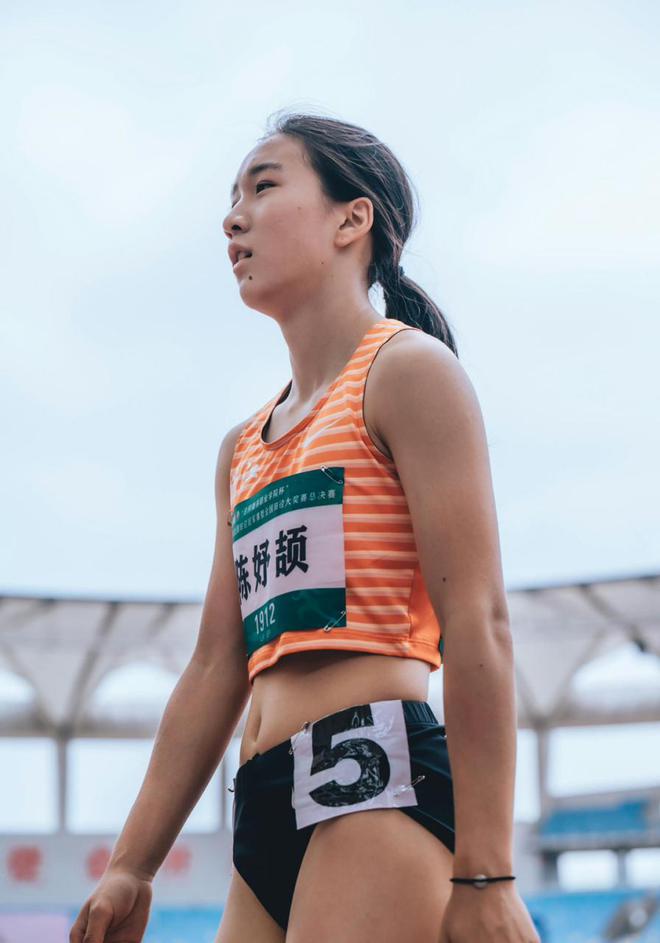 体育界大事件！足球巴萨三杀皇马夺冠，田径陈妤颉破亚洲少年纪录