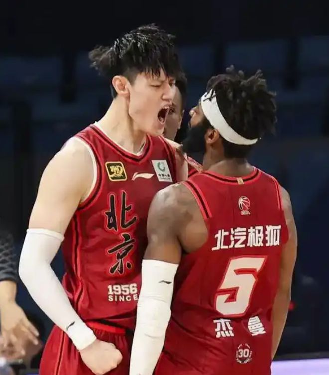 山西与北京半决赛首轮爆冷！领先却浪输，第三节末成转折点