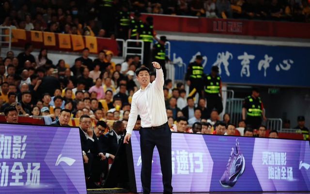 北京首钢半决赛首胜后问题不少，CCTV5直播周琦或缺席次战