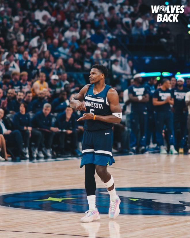 NBA季后赛湖人VS森林狼G4激战，紫金军团客场力争扳平比分