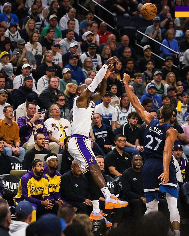 NBA季后赛湖人VS森林狼G4激战，紫金军团客场力争扳平比分