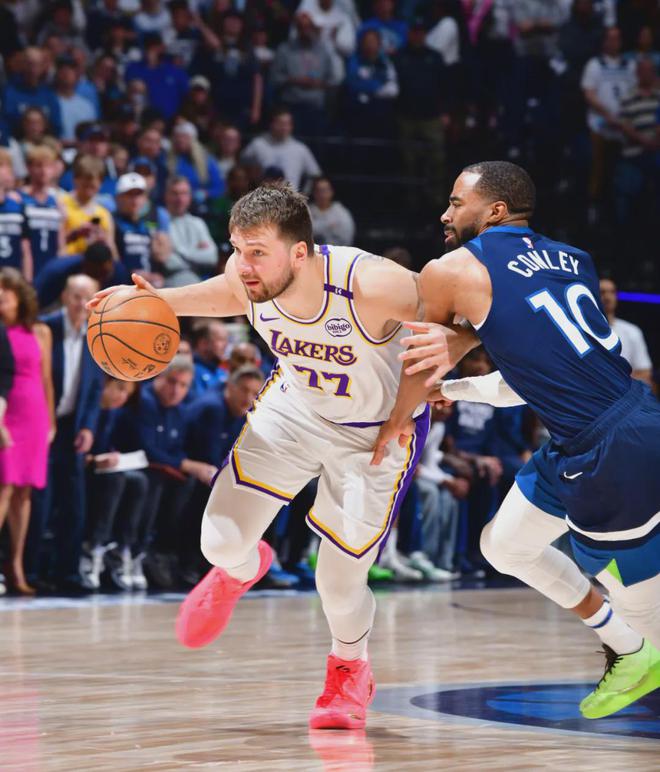 4月28日凌晨3点半NBA季后赛西部首轮G4湖人客场战森林狼详情