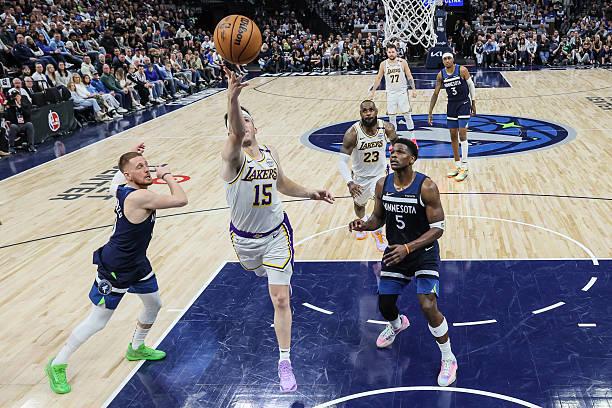 NBA季后赛：森林狼3-1领先湖人，里夫斯表现欠佳