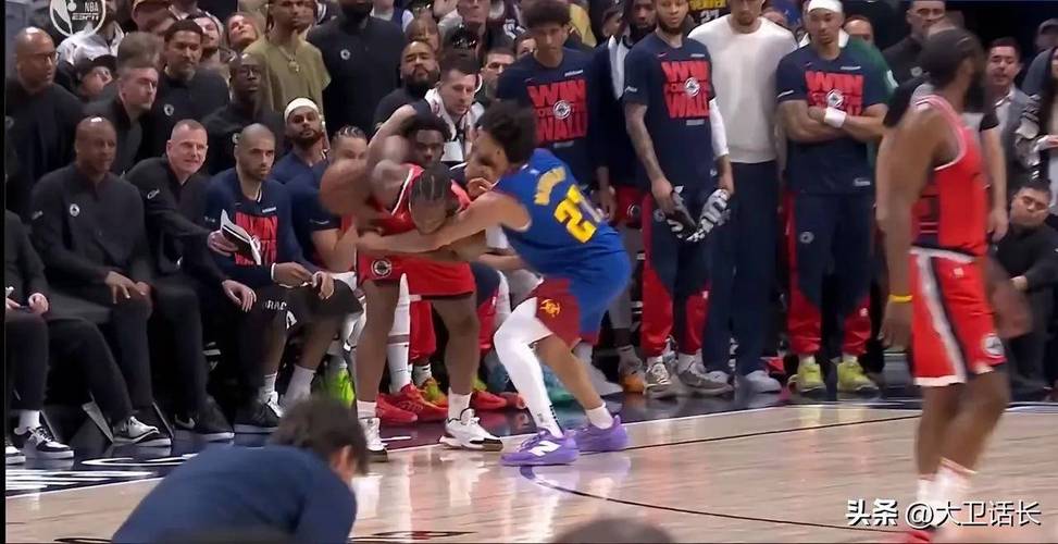 4月28日晨NBA季后赛西部焦点战：湖人惜败森林狼，处境危急