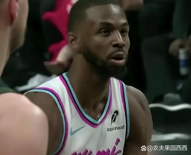 迈阿密热火季后赛首轮G3惨败，维金斯成众矢之的遭主帅批评