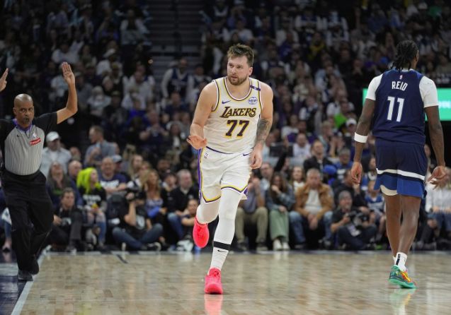 4月28日NBA季后赛G4：湖人客场惜败森林狼，大比分1-3落后