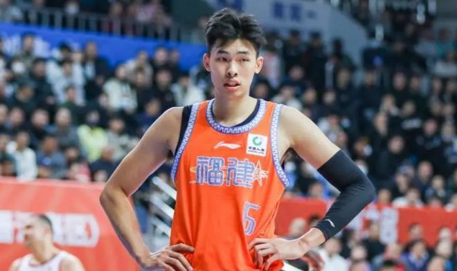 邹阳在福建男篮过得滋润，生涯蜕变超陈国豪入选最佳阵容二阵